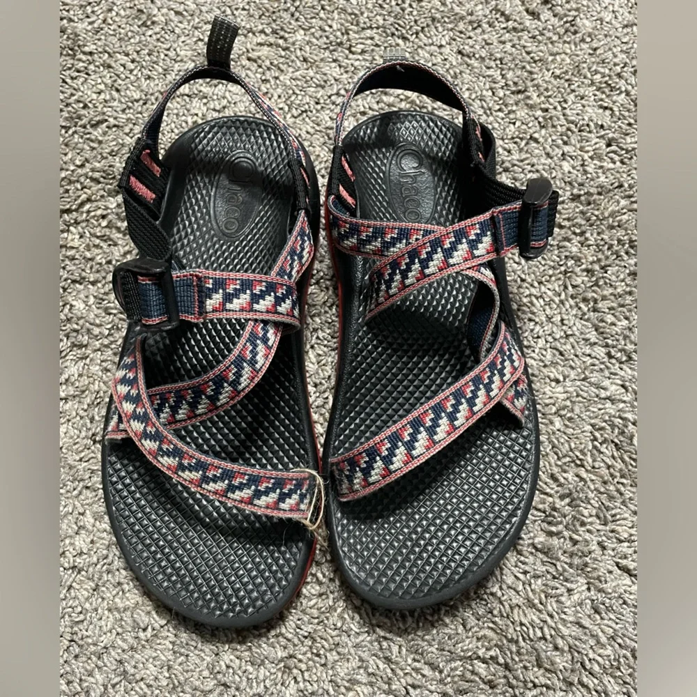 Chaco sandals Girls Size 4‎ Z/Cloud Aztec Pattern Outdoor Hiking Athletic shoes